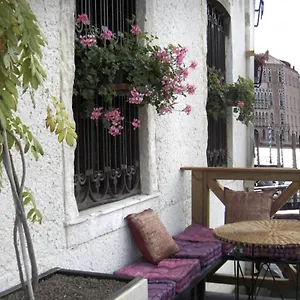 Guest house Honeymoon On Grand Canal, Venice